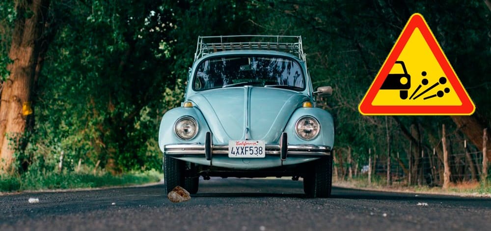 Выброс камней из-под колёс автомобиля