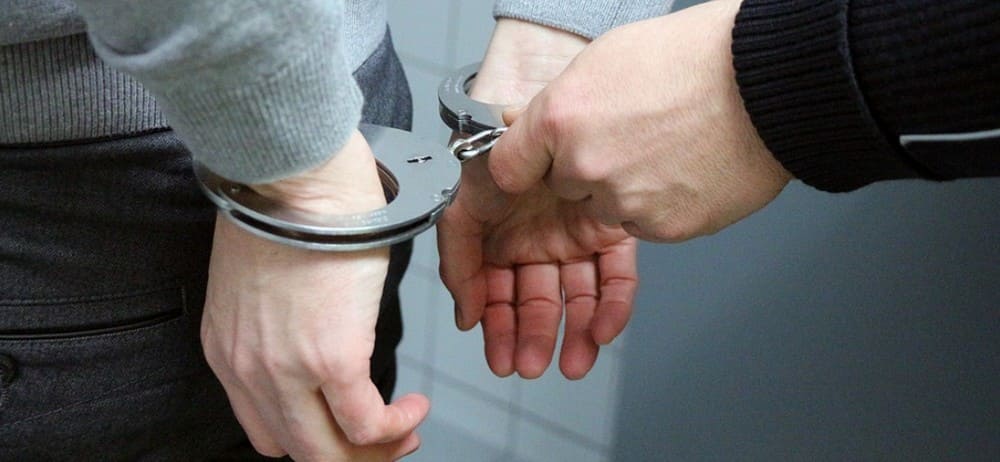 Арест на 15 суток за невыполнение требования