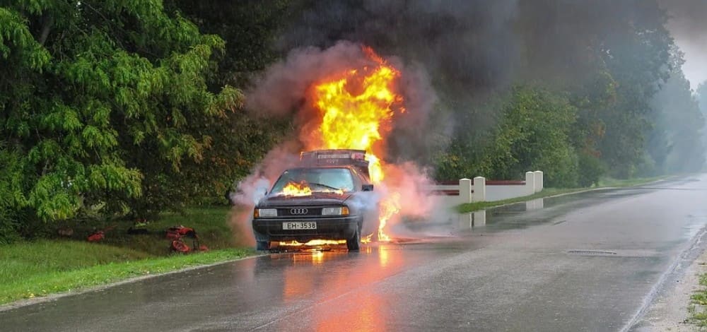 Машина сгорела - тотал