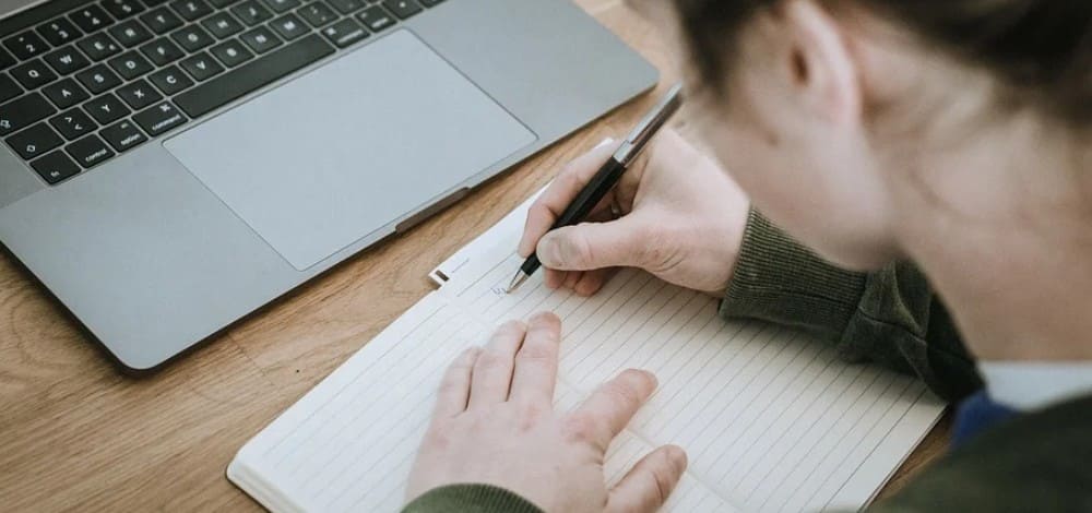 Оформление и подписание заявления о страховом возмещении дома