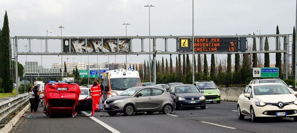 Три машины столкнулись, а виновника нет