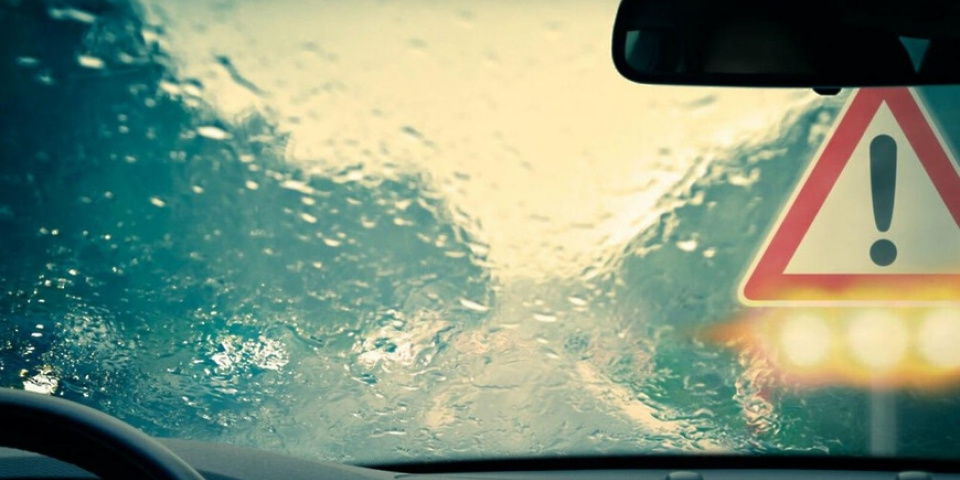 Безопасное вождение в дождь: советы для водителей