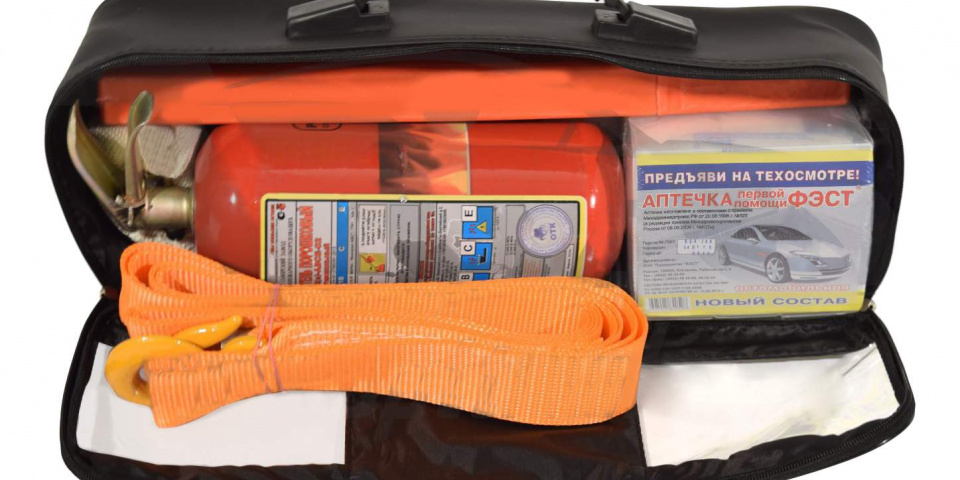 Аварийный набор для автомобилиста: необходимые элементы
